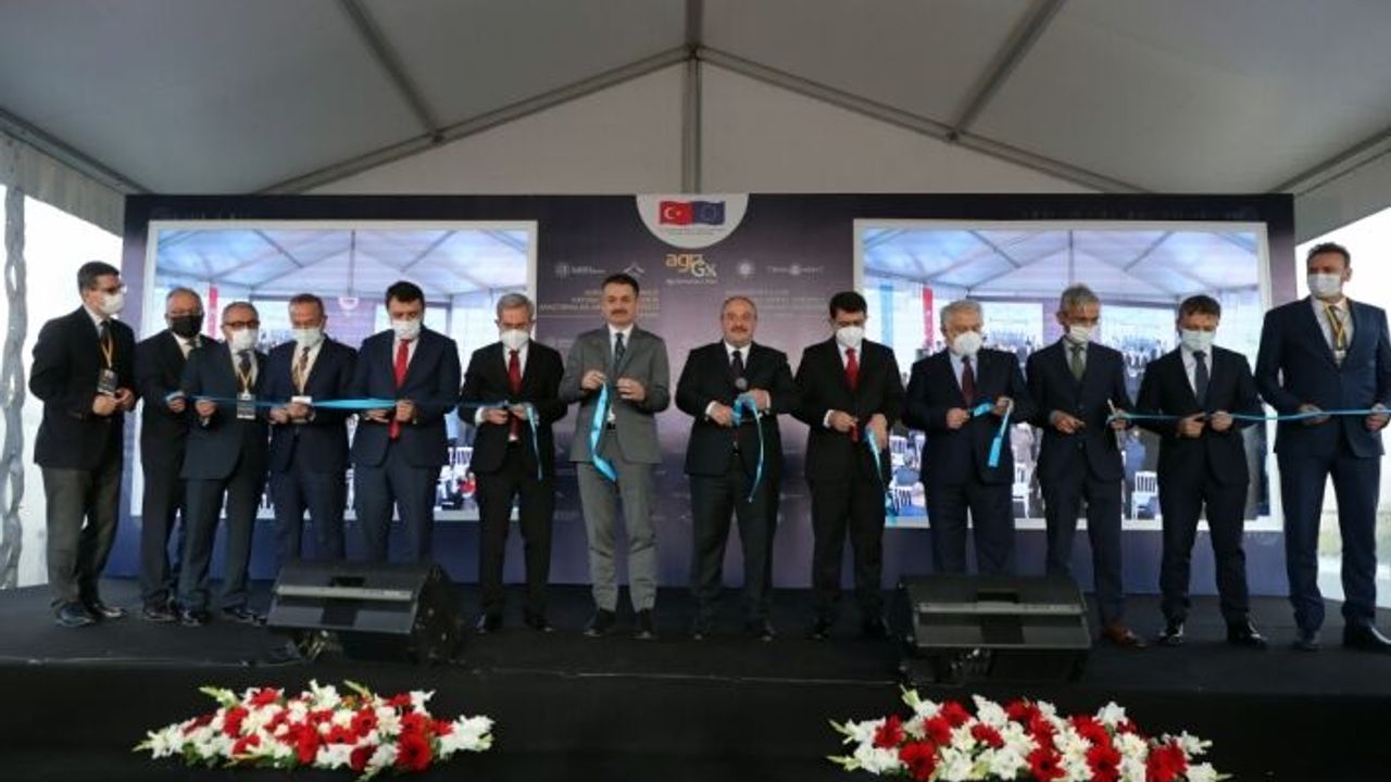 Tarım ve Orman Bakanı Pakdemirli Agrigenomik Merkezi açılışında konuştu:
