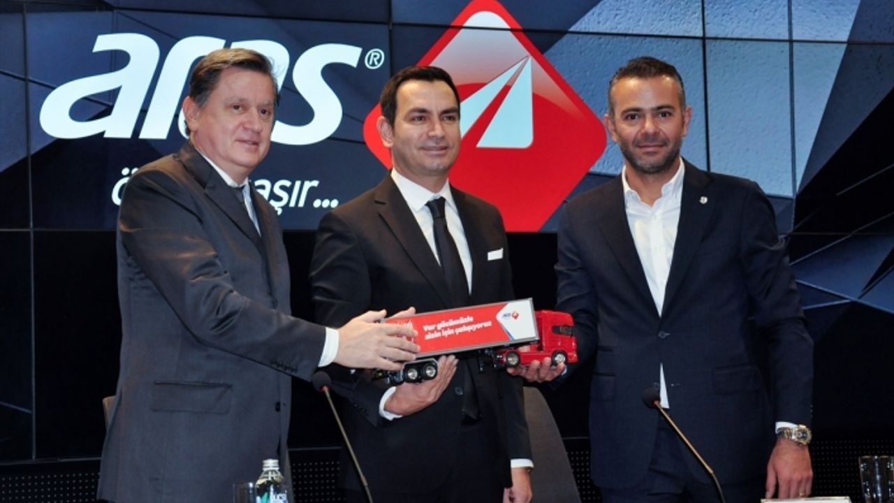 Beşiktaş'ın taşıma sponsoru Aras Kargo oldu