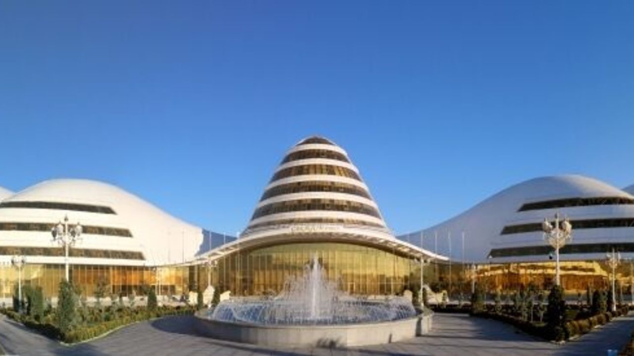 Rönesans, Türkmenistan'ın ilk çok amaçlı otel ve iş merkezini inşa etti