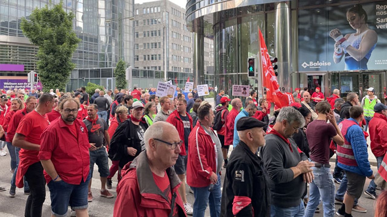 Brüksel'de 80 bin kişi hayat pahalılığını protesto etti