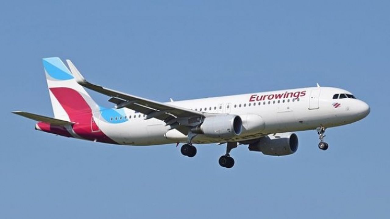 Pilotların grevi nedeniyle yüzlerce uçak seferi iptal edildi