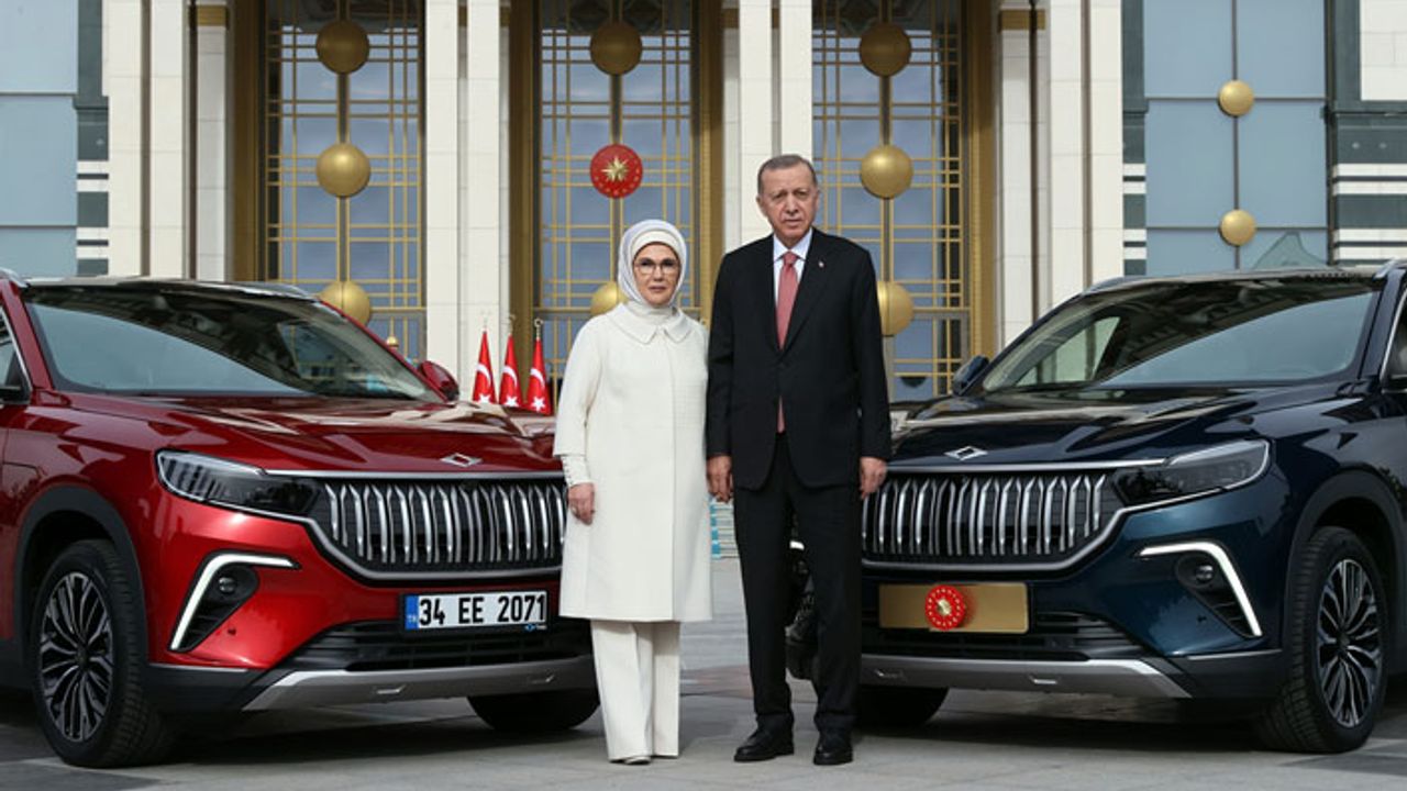 Cumhurbaşkanı Erdoğan "İlk Togg T10X Teslim Töreni"ne katıldı