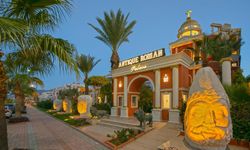 Alanya'daki otel "Antik Roma" konseptiyle müze atmosferinde servis veriyor