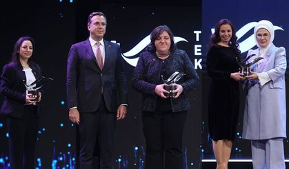 “Türkiye'ye Enerji Veren Kadınlar“ ödüllerini aldı