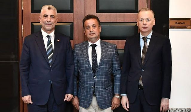 Ticaret Bakanı Ömer Bolat, “ATMB'nin Faaliyetlerini Yakından Takip Ediyorum”