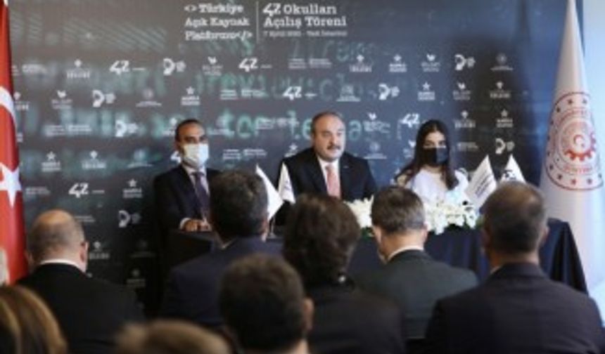 Bakan Varank, yeni nesil yazılım okullarını açtı