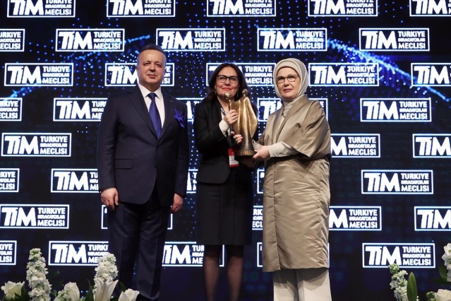 İhracatın Güçlü Kadınları Ödüllendirildi