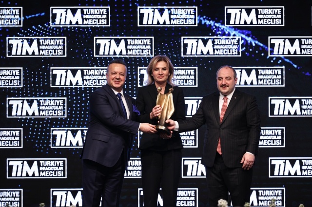 İhracatın Güçlü Kadınları Ödüllendirildi