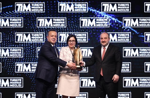 İhracatın Güçlü Kadınları Ödüllendirildi